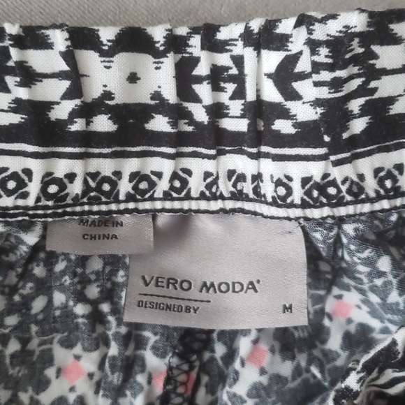 Boho Style Shorts - Picture 3 of 4